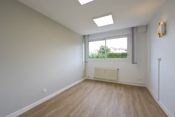 Cabinet médical à louer – oyonnax centre – rdc pmr – dès 390 € cc