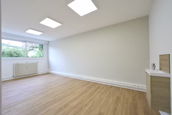 Cabinet médical à louer – oyonnax centre – rdc pmr – dès 390 € cc