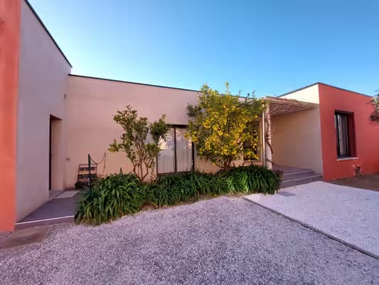 Vente cabinet 60 m2 + maison 210 m2 : 440 000 €