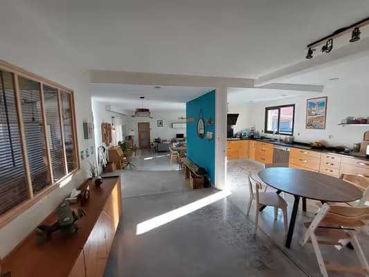 Vente cabinet 60 m2 + maison 210 m2 : 440 000 €
