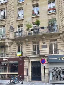 Paris 9ème rue d'amsterdam - 20 m² dans un cabinet médical et paramédical - tout inclus