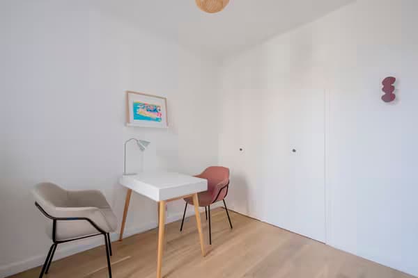 Location d'une pièce de consultation dans un cabinet meublé, bordeaux centre
