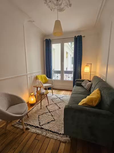 Cabinet au cœur du marais disponible le lundi, samedi et dimanche