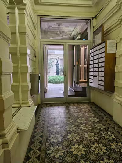 Cabinet au cœur du marais disponible le lundi, samedi et dimanche
