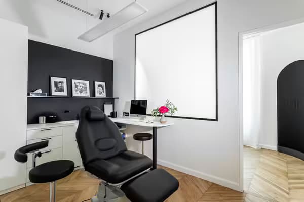À VENDRE - LOCAL D’EXCEPTION POUR PROFESSION MÉDICALE ESTHÉTIQUE - Paris 16ème