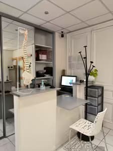 Location cabinet centre ville cannes 48m2