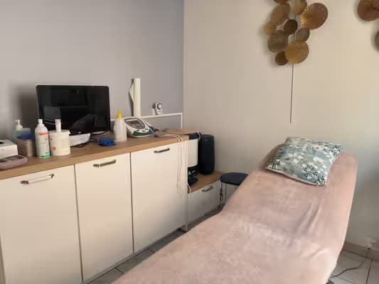 Location cabinet centre ville cannes 48m2