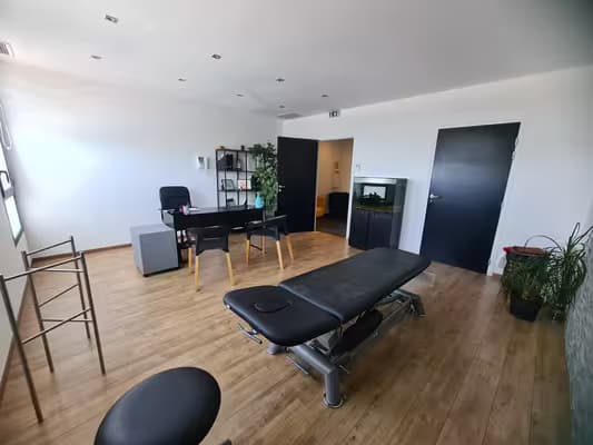 Local 40m² option parking privé 880€