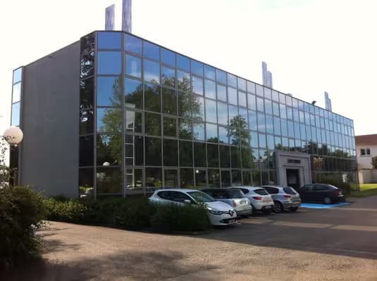 Local 210 m² 5 bureaux tassin la demi lune