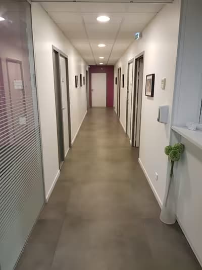 Local 210 m² 5 bureaux tassin la demi lune