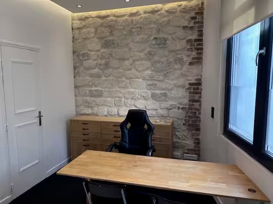 Charmant bureau ou cabinet prof. libérale de 28 m² avec pierres apparentes