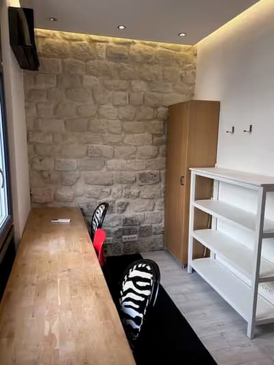 Charmant bureau ou cabinet prof. libérale de 28 m² avec pierres apparentes