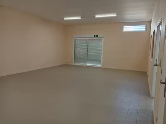 Location bâtiment indépendant 177 m²