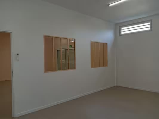 Location bâtiment indépendant 177 m²