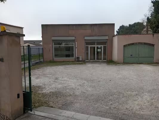 Location bâtiment indépendant 177 m²