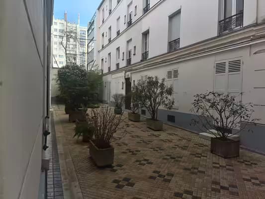 A vendre : cabinet médical / local commercial paris 12ieme en rez-de-chaussée – métro à 2 min à pied
