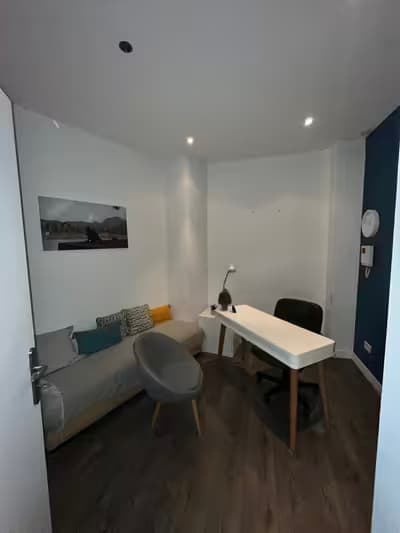 A vendre : cabinet médical / local commercial paris 12ieme en rez-de-chaussée – métro à 2 min à pied