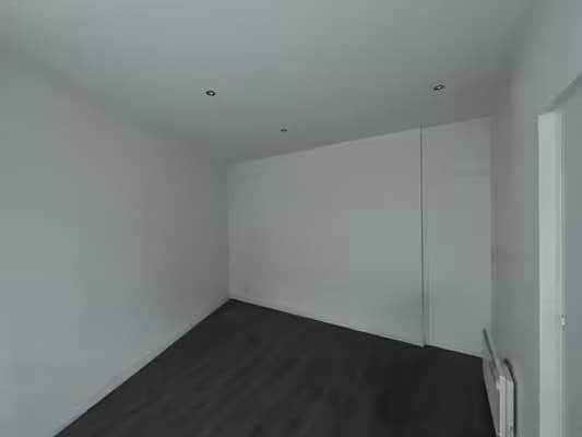 A vendre : cabinet médical / local commercial paris 12ieme en rez-de-chaussée – métro à 2 min à pied