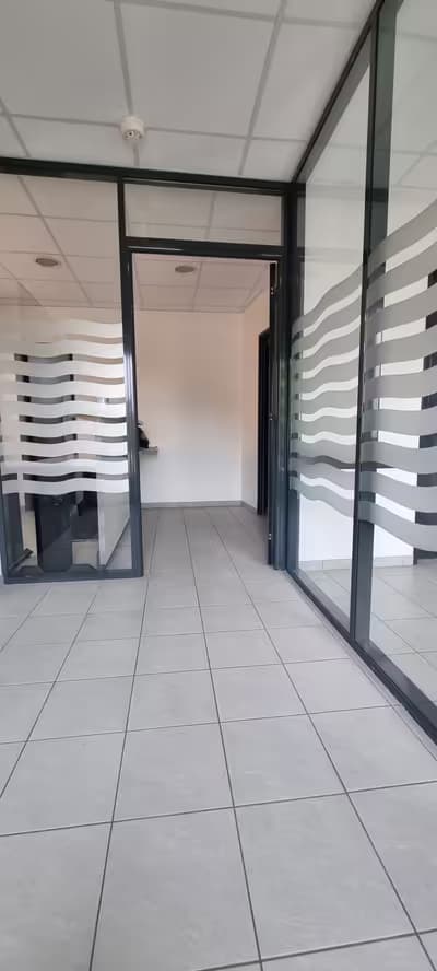 Libourne local disponible-excellente visibité-axe passant