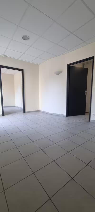 Libourne local disponible-excellente visibité-axe passant