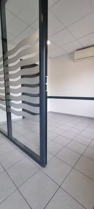 Libourne local disponible-excellente visibité-axe passant
