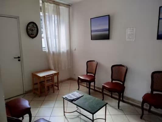 Médecin généraliste cherche successeur pour départ à la retraite - bail précaire