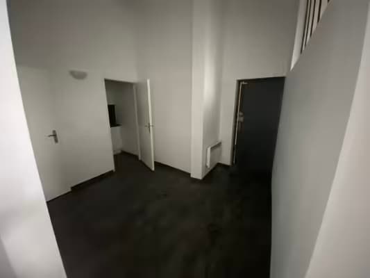 Local de 70 m² - 3 bureaux accès individuel rue et pmr