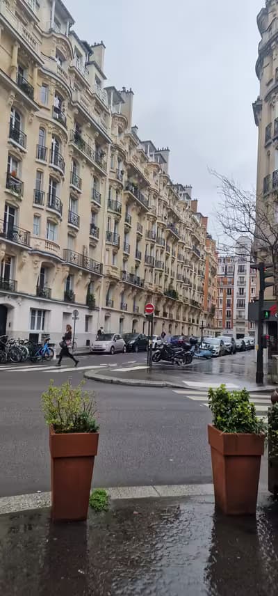 Location bureau dans cabinet de groupe  en rdc paris 15  au pieds des transports