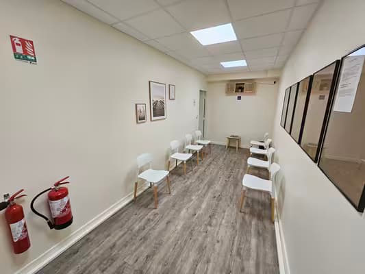 Saint-genis-laval – 4 bureaux de 17 m² – rdc pmr – 700 €/mois tout inclus