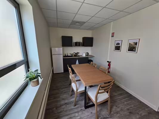 Saint-genis-laval – 4 bureaux de 17 m² – rdc pmr – 700 €/mois tout inclus