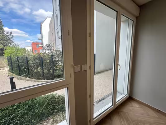 Local professionnel 80 m² indépendant