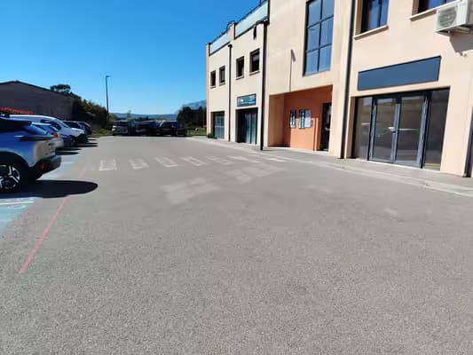 Cabinet 60 m² — pôle santé le cengle, pourrières (83) — à la journée, au mois partiel ou temps plein