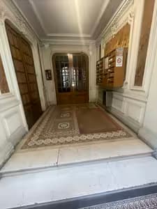 Paris 18 - Lamarck-Caulaincourt : cabinet médical / paramédical - 22m2 - refait à neuf
