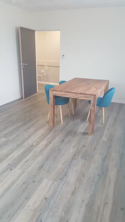 Cabinet 20m2 temps partagé simiane 700 euro charges incluses