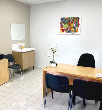à louer – locaux professionnels au sein d’un pôle santé dynamique (22 m² et 40 m²)