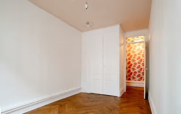 Rez de chaussée jean macé : 3 pièces 73m² lumineux et bien desservi