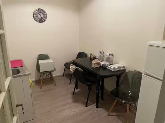 Disponible immediatement local professionnel de 20m2  bail précaire réglementaire